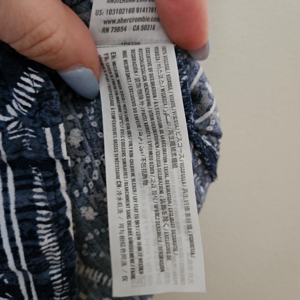 Abercrombie & Fitch Shorts Faux Wrap Tie Blue White Patterned Stretch Casual - Picture 9 of 10
